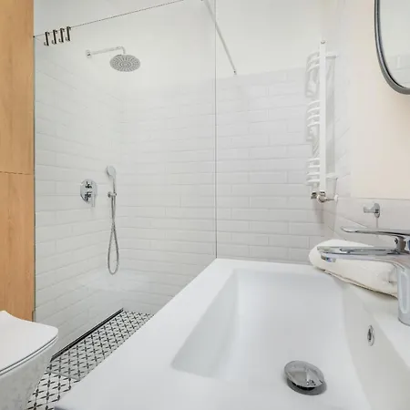 Cheerful Lesmiana Garnizon Estate By Renters Apartment *