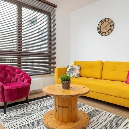 Apartment Cheerful Lesmiana Garnizon Estate By Renters Gdansk