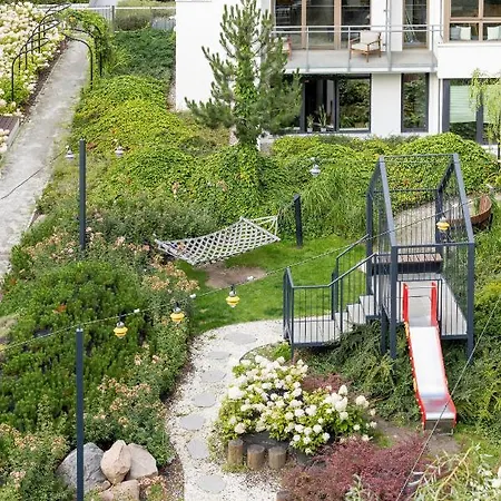 Apartment Cheerful Lesmiana Garnizon Estate By Renters
