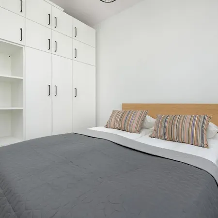 Cheerful Lesmiana Garnizon Estate By Renters * Gdansk