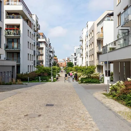 Cheerful Lesmiana Garnizon Estate By Renters Apartment *