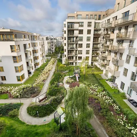 Cheerful Lesmiana Garnizon Estate By Renters Apartment Gdansk
