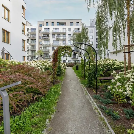 Apartment Cheerful Lesmiana Garnizon Estate By Renters *