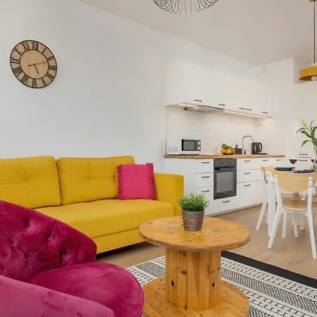 Apartment Cheerful Lesmiana Garnizon Estate By Renters Gdansk